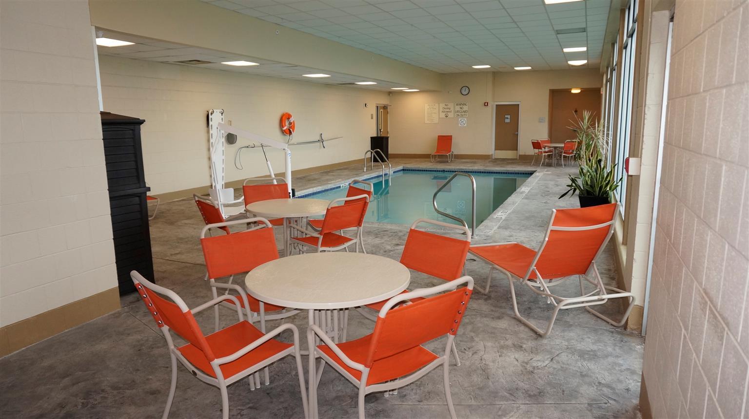 ベストウェスタン エアポート イン アンド スイーツ クリーブランド Brook Park エクステリア 写真
